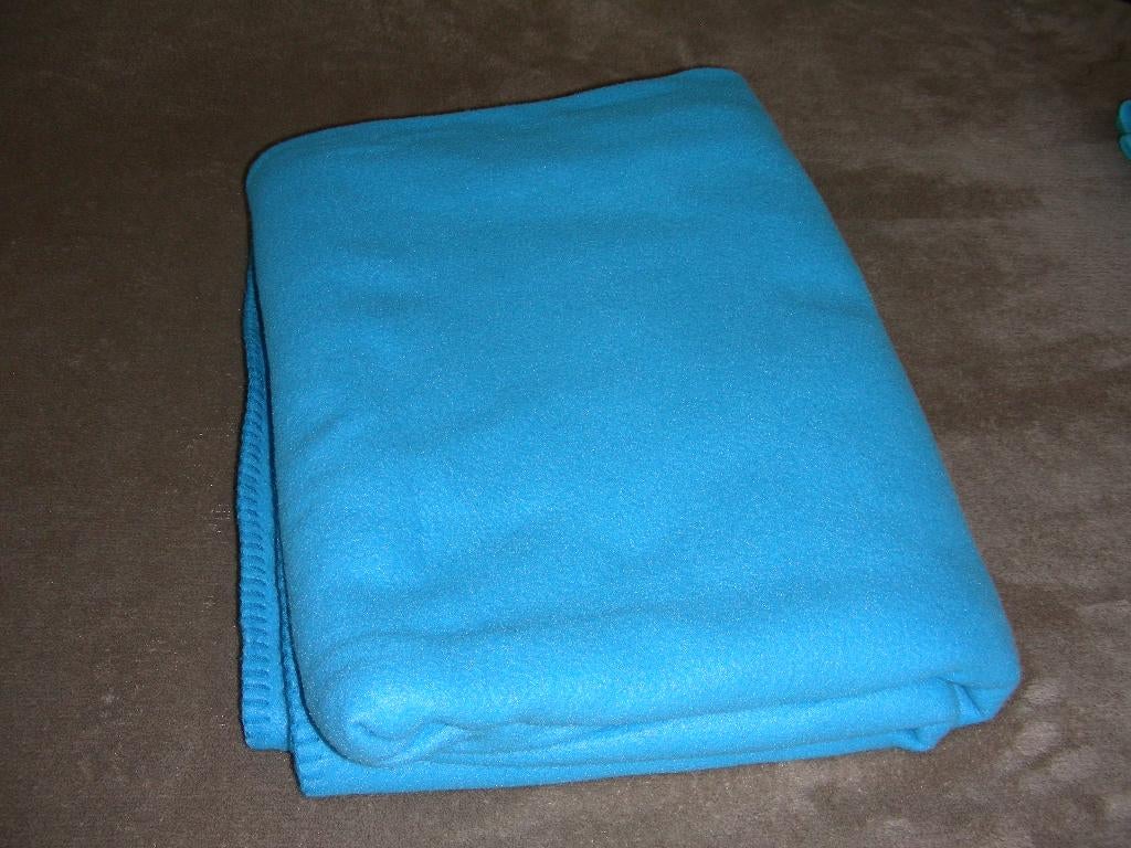 Turquoise fleecedeken (125 cm x 170 cm), Maison & Meubles, Accessoires pour la Maison | Plaids & Couvertures, Enlèvement ou Envoi