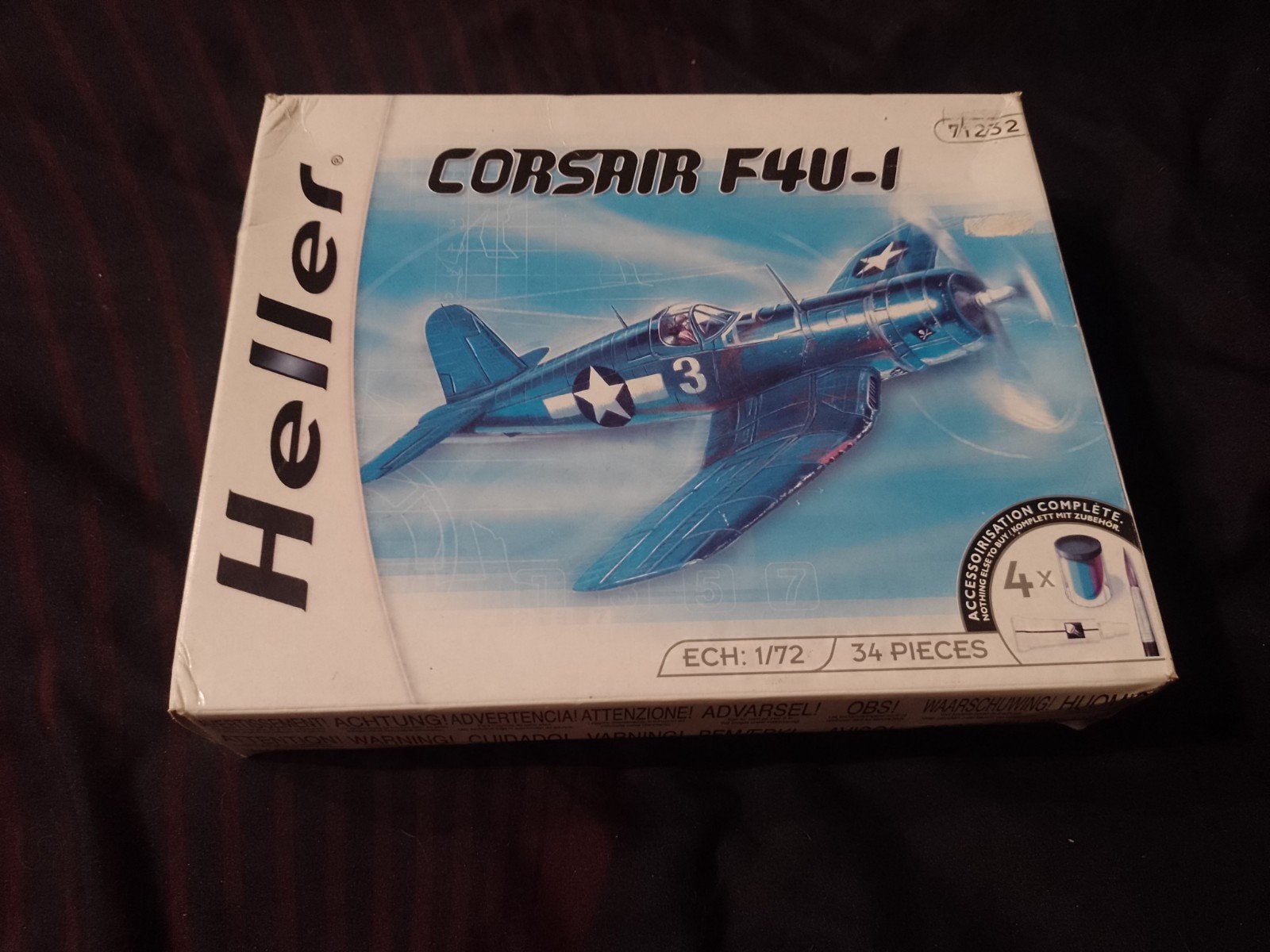 A vendre maquette d'avion Corsair F4u-1 neuf Heller, Neuf, Plus grand que 1:72, Enlèvement ou Envoi, Heller