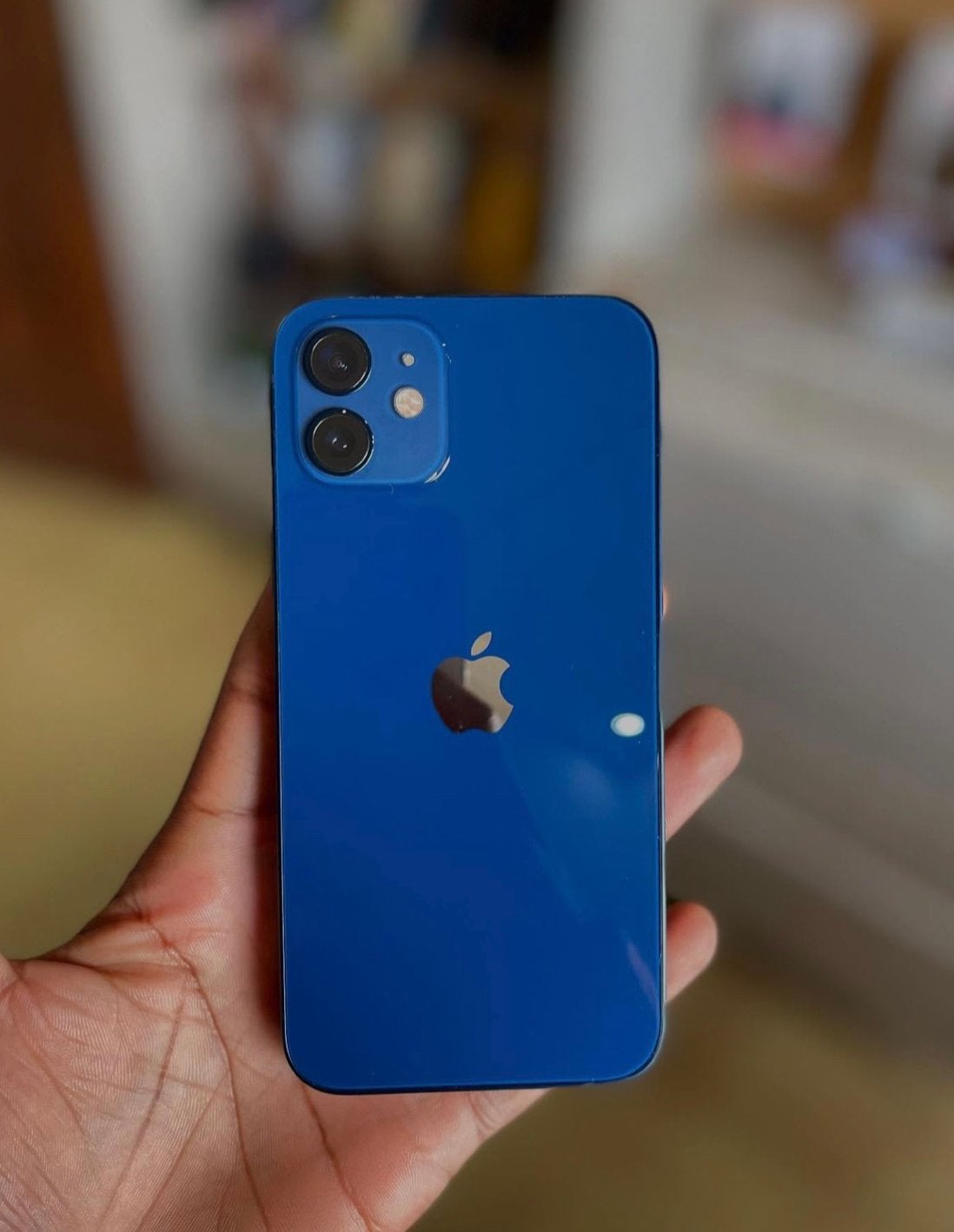 Iphone 12 : (avec verre trempé et +~ 10 coques) offertes, 128 GB, Comme neuf, Enlèvement, IPhone 12
