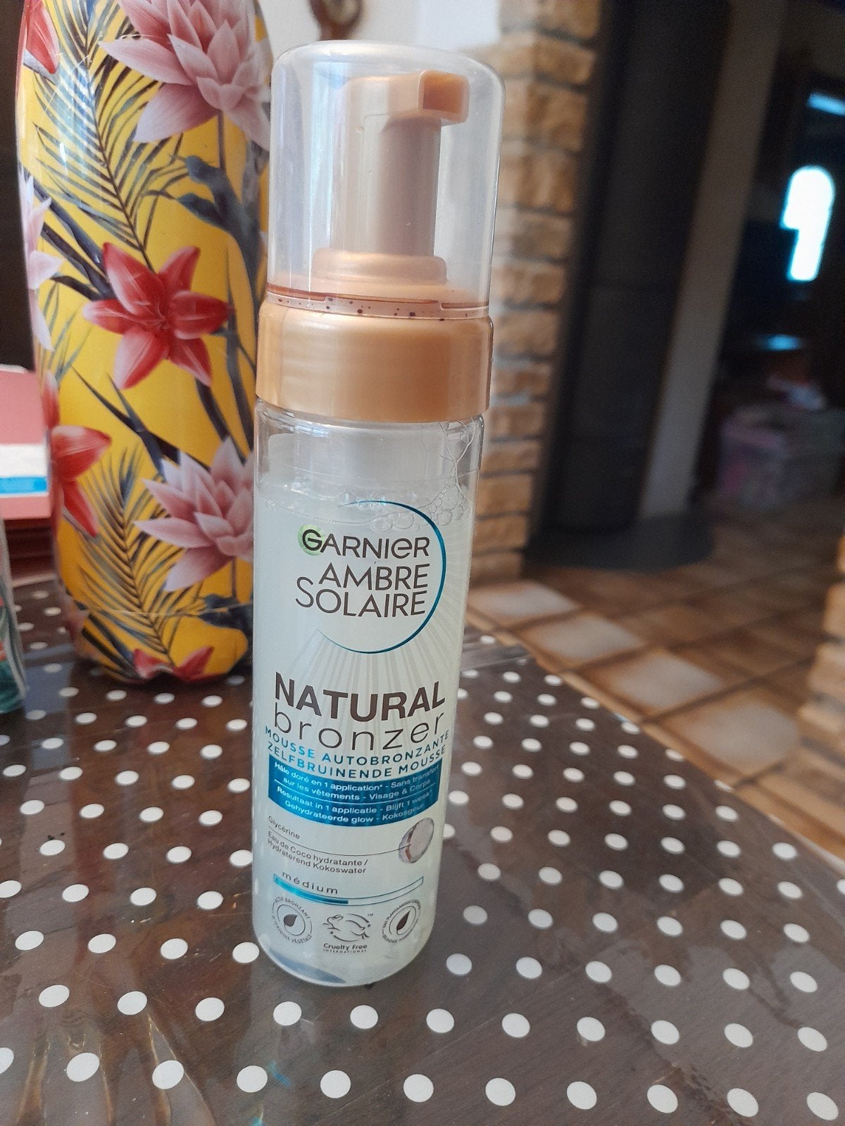 A vendre mousse autobronzante Garnier ambre solaire, Enlèvement, Comme neuf, Coup de soleil ou Après-soleil
