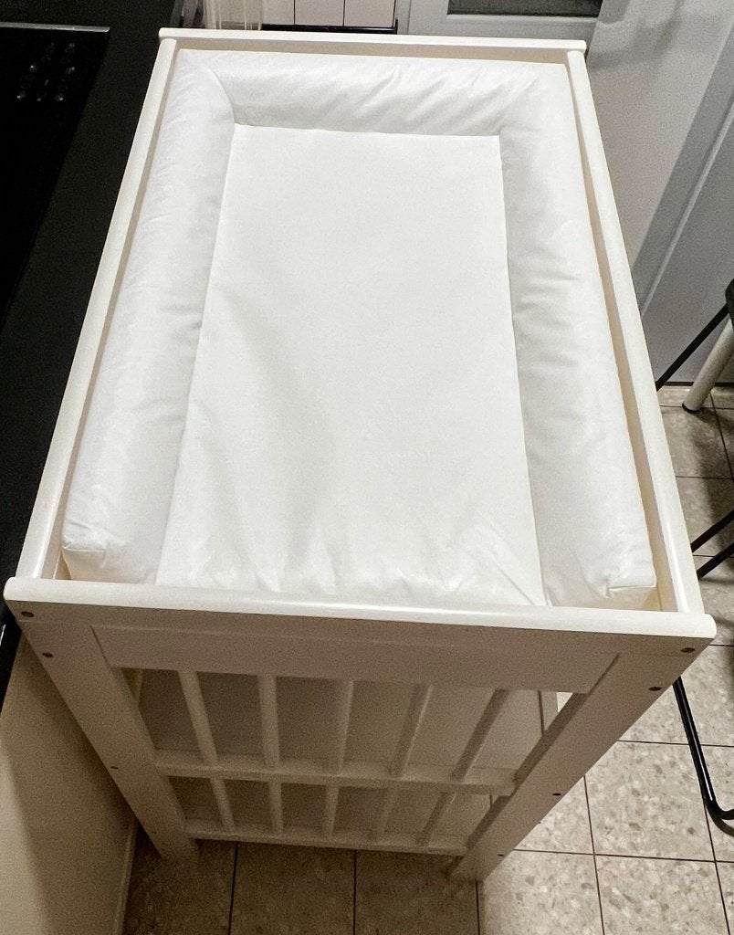 Table à langer IKEA GULLIVER blanche + matelas à langer, 90 à 105 cm, Enlèvement, Utilisé, 50 à 70 cm