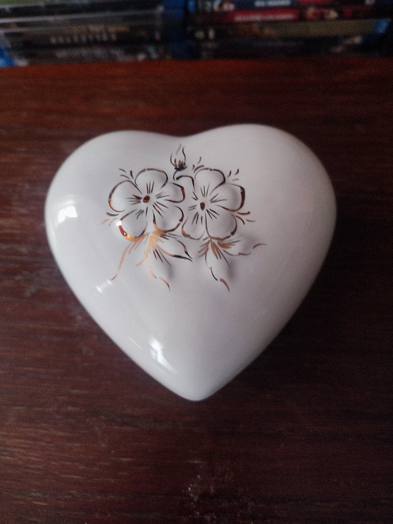 BIJOUX - Boîte en porcelaine (fleurs de Lys), Bijoux, Sacs & Beauté, Accessoires Autre, Utilisé, Enlèvement ou Envoi