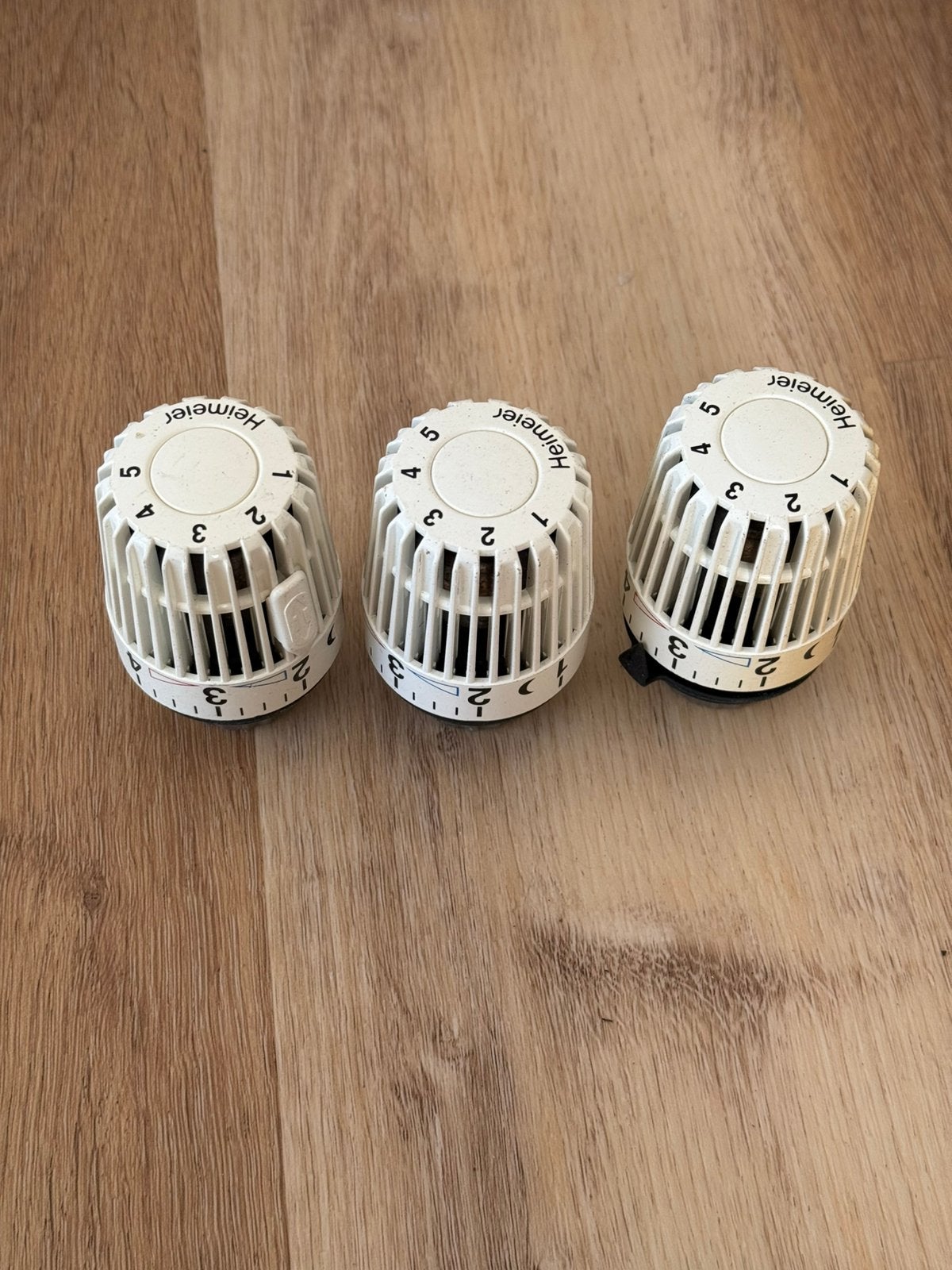Set van 3 Heimeier Thermostaatknoppen, Ophalen of Verzenden, Zo goed als nieuw