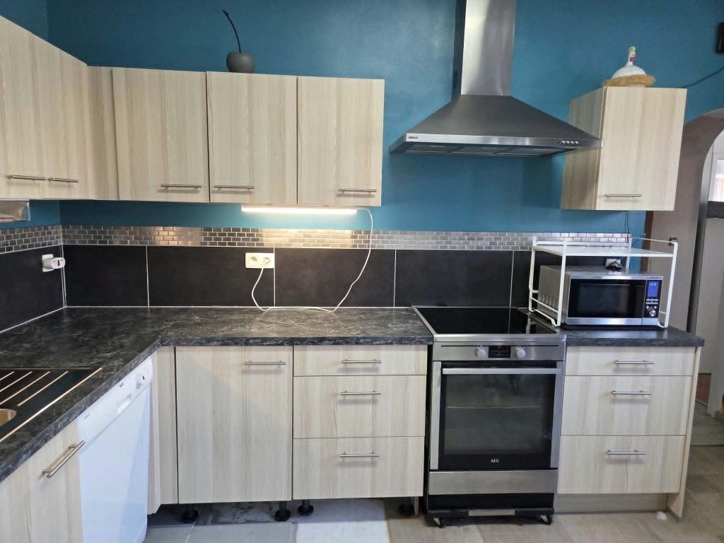 CUISINE ÉQUIPÉE AVEC ÉLECTROMÉNAGER, Autres couleurs, Bois, Enlèvement, Utilisé
