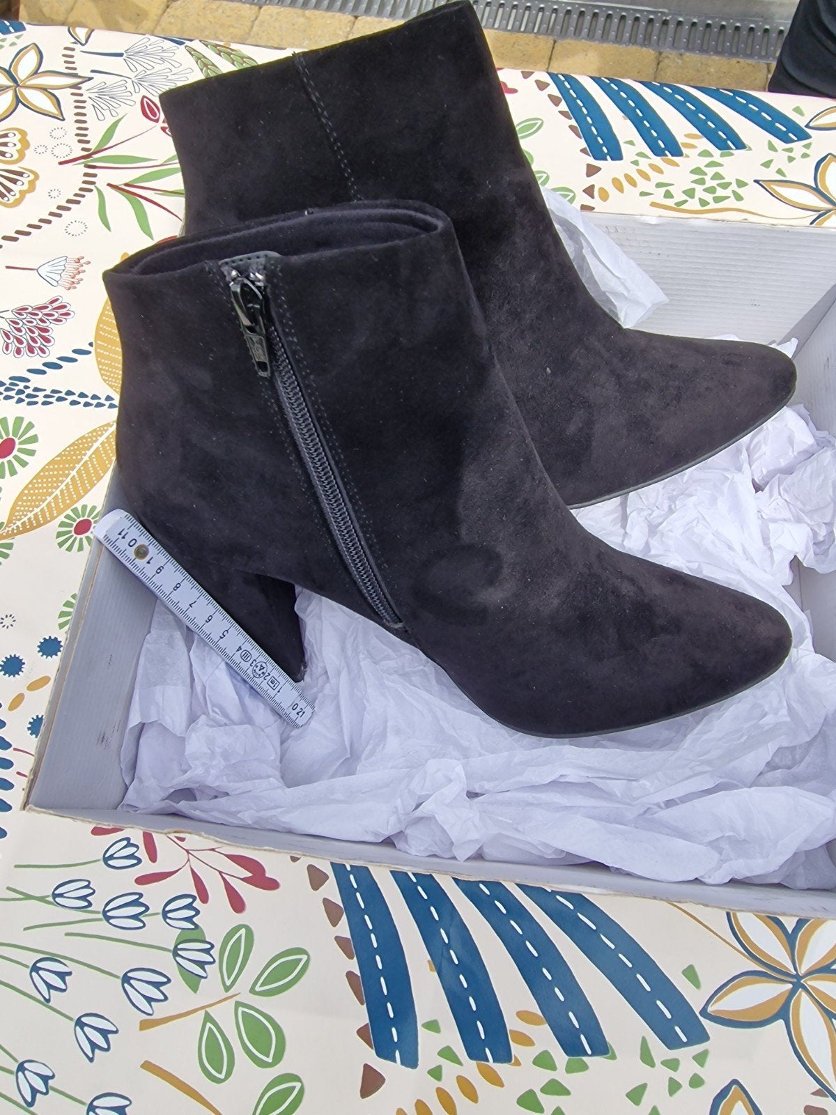 Bottillons noirs pointure 40, Vêtements | Femmes, Enlèvement