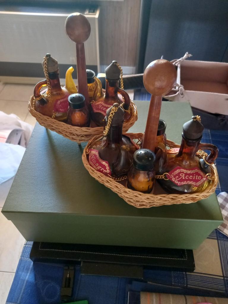 Spaanse olie, azijn, peper en zout schaaltjes, Antiek en Kunst, Ophalen