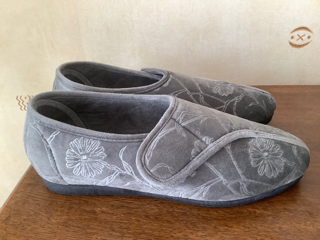 Dames pantoffels maat 42, Kleding | Dames, Schoenen, Ophalen, Zo goed als nieuw, Damart, Pantoffels of Sloffen