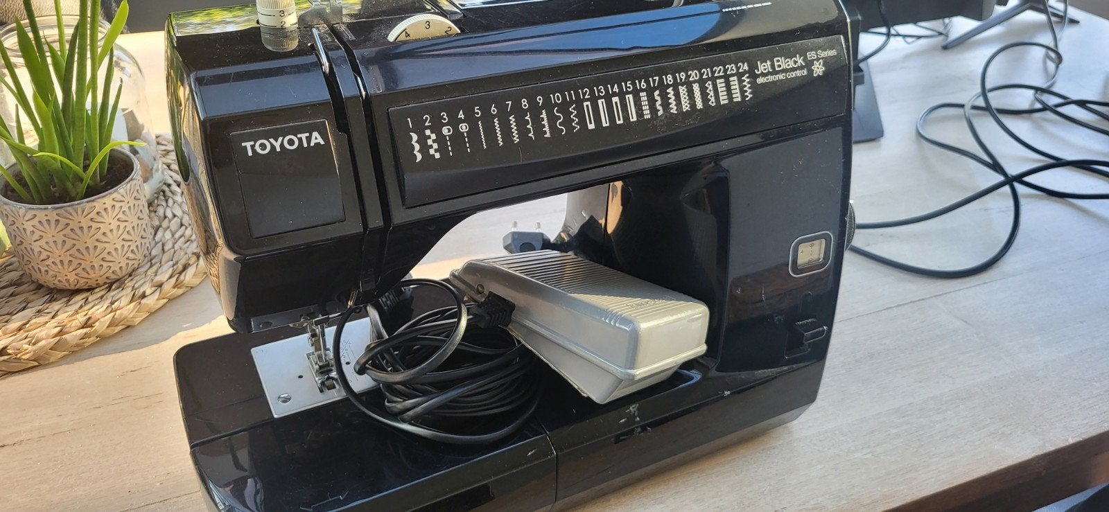 toyota jet black naaimachine, Ophalen, Naaimachine
