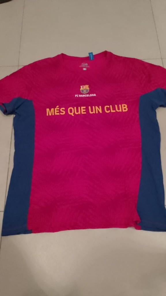voetbal t shirt Barcelona maat XL - 3 Pique (niet officieel), Sport en Fitness, Voetbal, Maat XL, Ophalen of Verzenden, Shirt