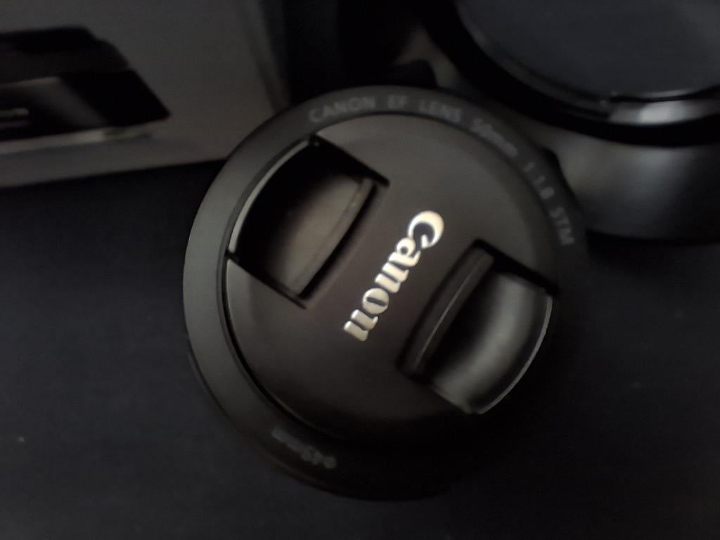 Canon EF 50mm f/1.8 STM-objectief + doos, Ophalen of Verzenden, Zo goed als nieuw, Groothoeklens