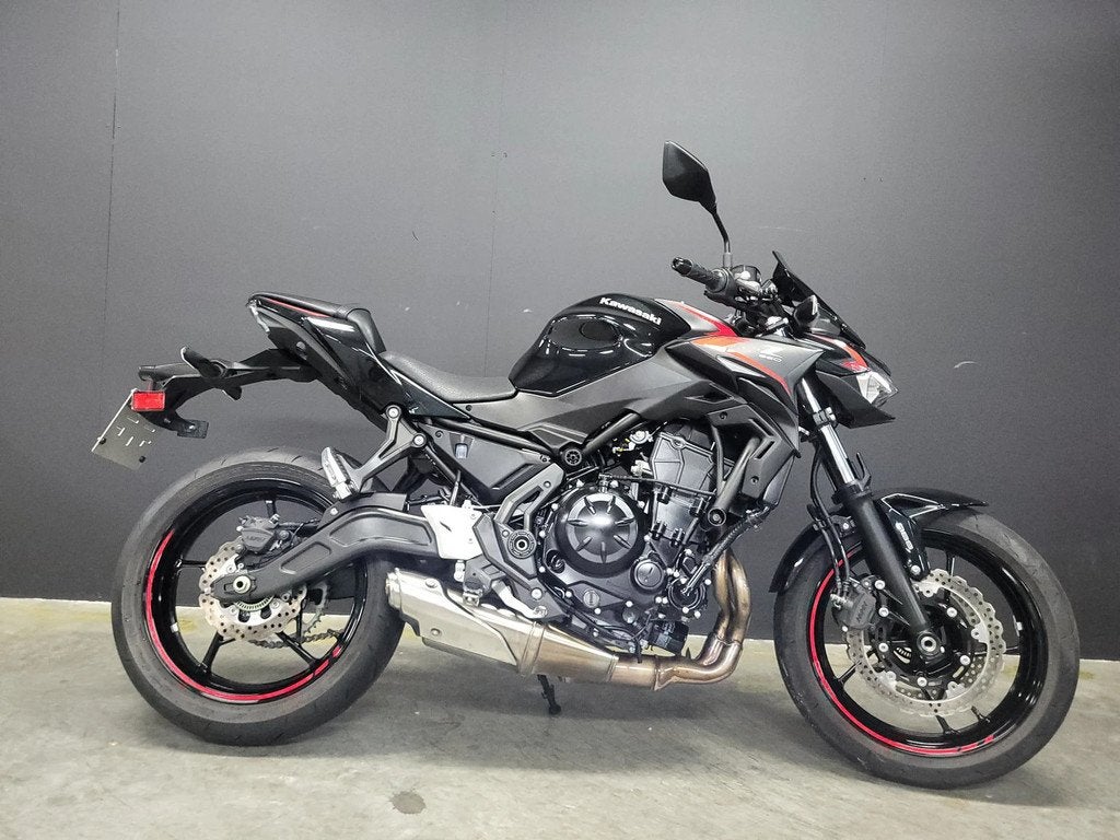 Kawasaki Z 650 zalige naked met weinig km (A,A2) (bj 2023), Bedrijf, Meer dan 35 kW, Overig, 650 cc