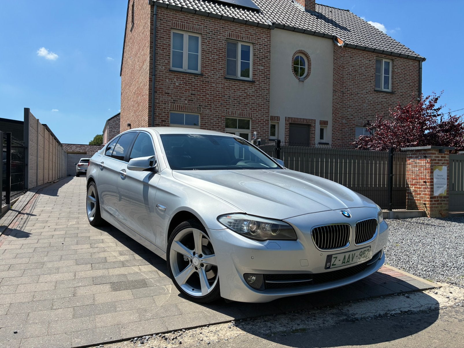 BMW 520iA F10 // LEDER // AUTOMAAT // SportUitlaat // 19inch, Auto's, Automaat, Euro 5, Achterwielaandrijving, Zwart