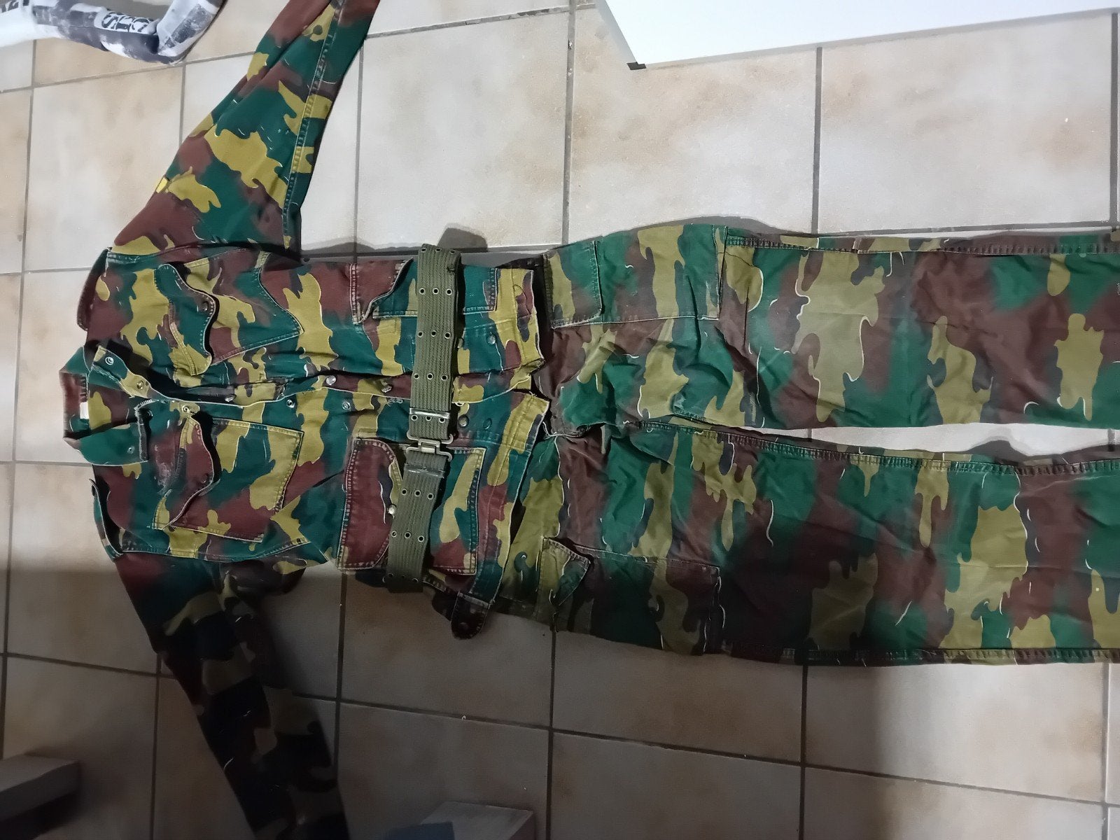 Tenue para commando belge, Enlèvement