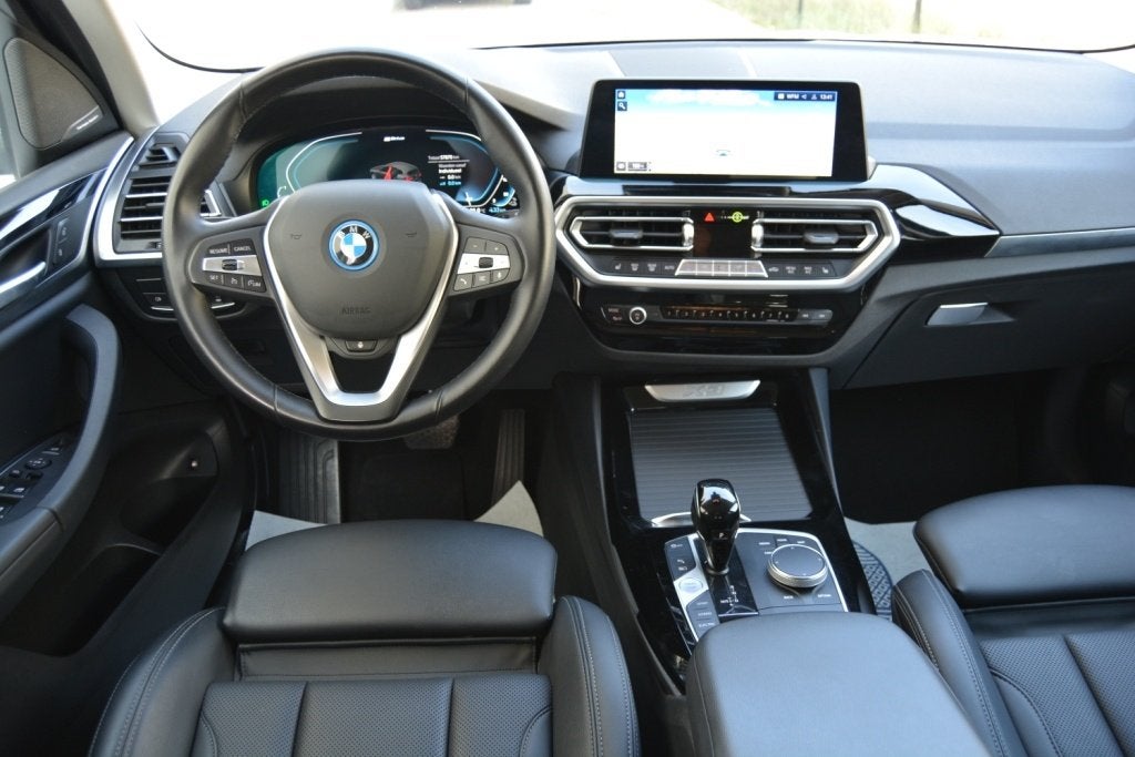 BMW X3 xDrive30e PHEV 292Pk Facelift Navi,Cam,Trekhaak, 2023, Auto's, Automaat, 4 cilinders, 2000 kg, Wit