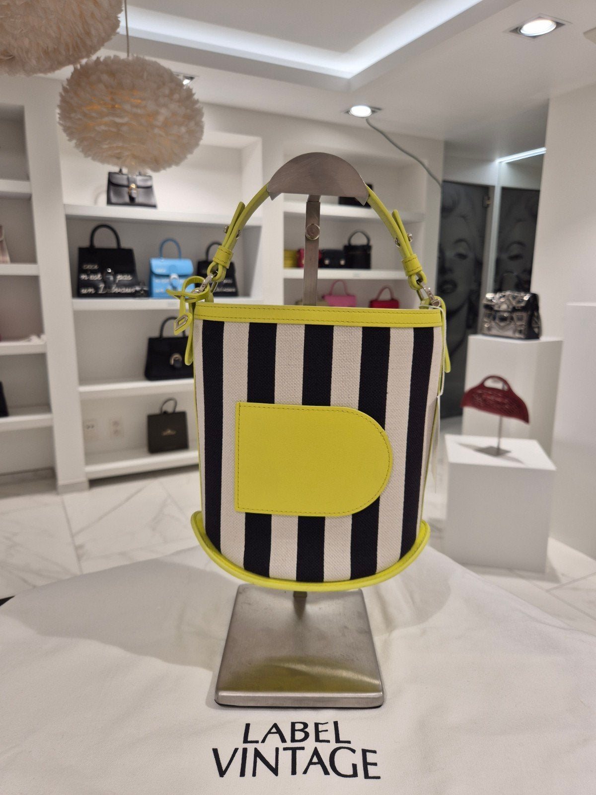 Delvaux Pin Bucket, Enlèvement, Comme neuf, Autres couleurs, Sac à main