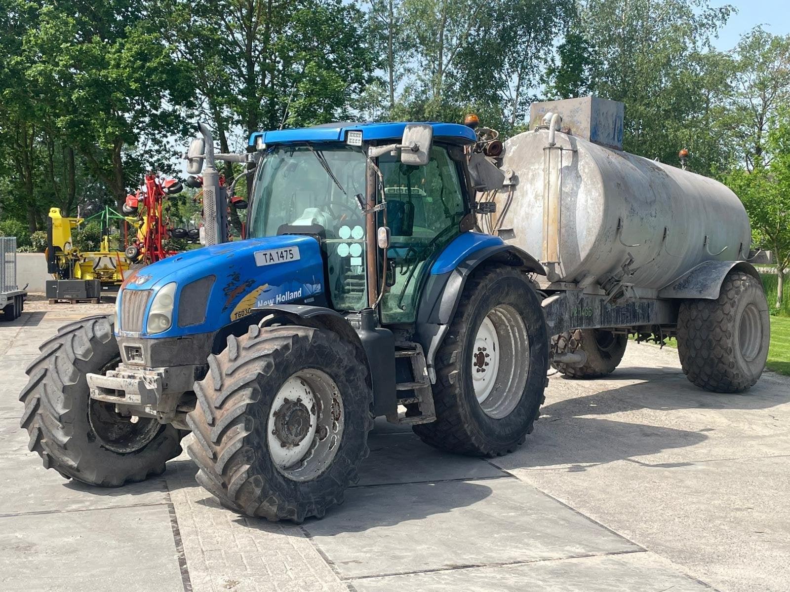 New Holland newholland t6030 met tank, Articles professionnels, Machines & Construction | Jardin, Parc & Sylviculture, Autres types