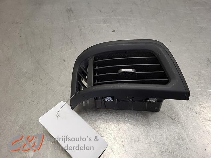 Grille aération tableau de bord d'un Renault Trafic, Renault, -, 3 mois de garantie, Utilisé