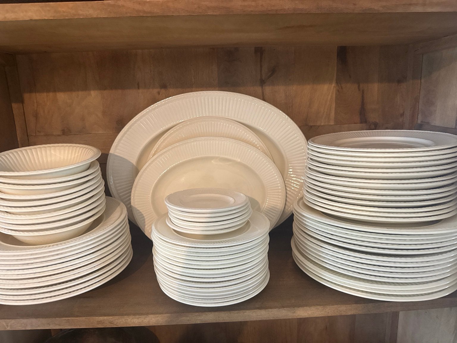 Vaisselle complète Wedgwood Edme 118 pièces — vintage, Eng, Enlèvement