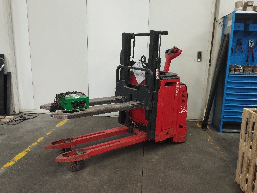 Linde stapelaar, Ophalen, Stapelaar, LINDE, 1000 tot 2000 kg