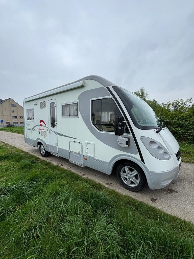 Adriatik Vision I677 SP Intégral , Chassis Alko, Jusqu'à 4, 6 à 7 mètres, Boîte manuelle, Intégral