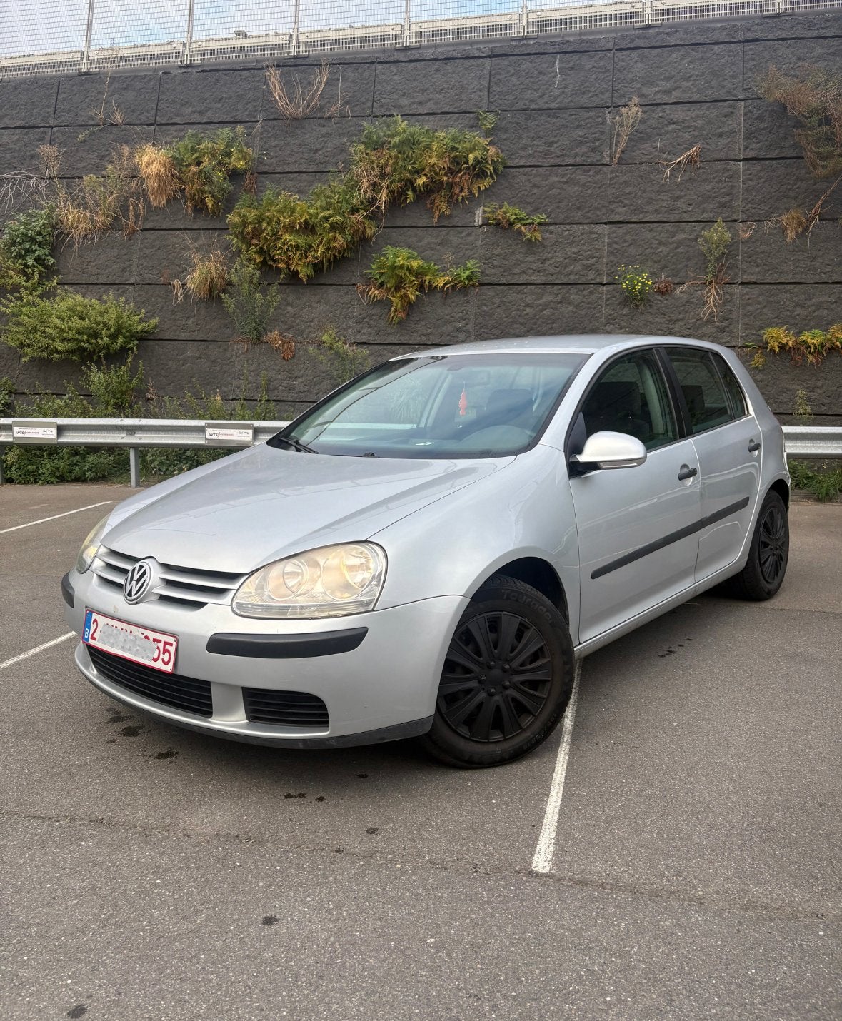 Volkswagen Golf V 1.4 Benzine | AIRCO |, Auto's, Voorwielaandrijving, Zwart, Handgeschakeld, 5 deurs