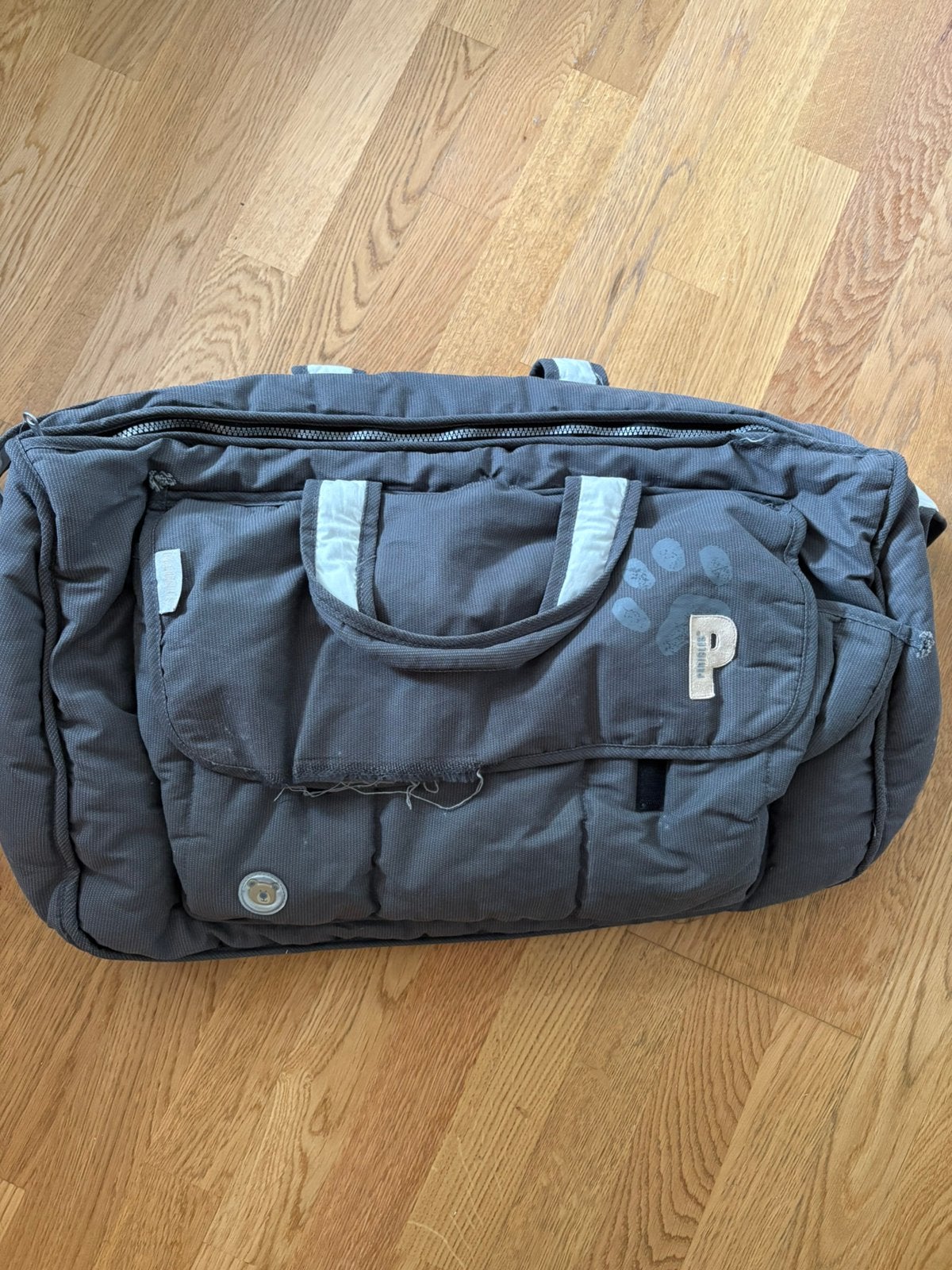 Sac a langer pour bebe, Kinderen en Baby's, Luiertassen, Ophalen of Verzenden, Gebruikt, Grijs, Verzorgingstas