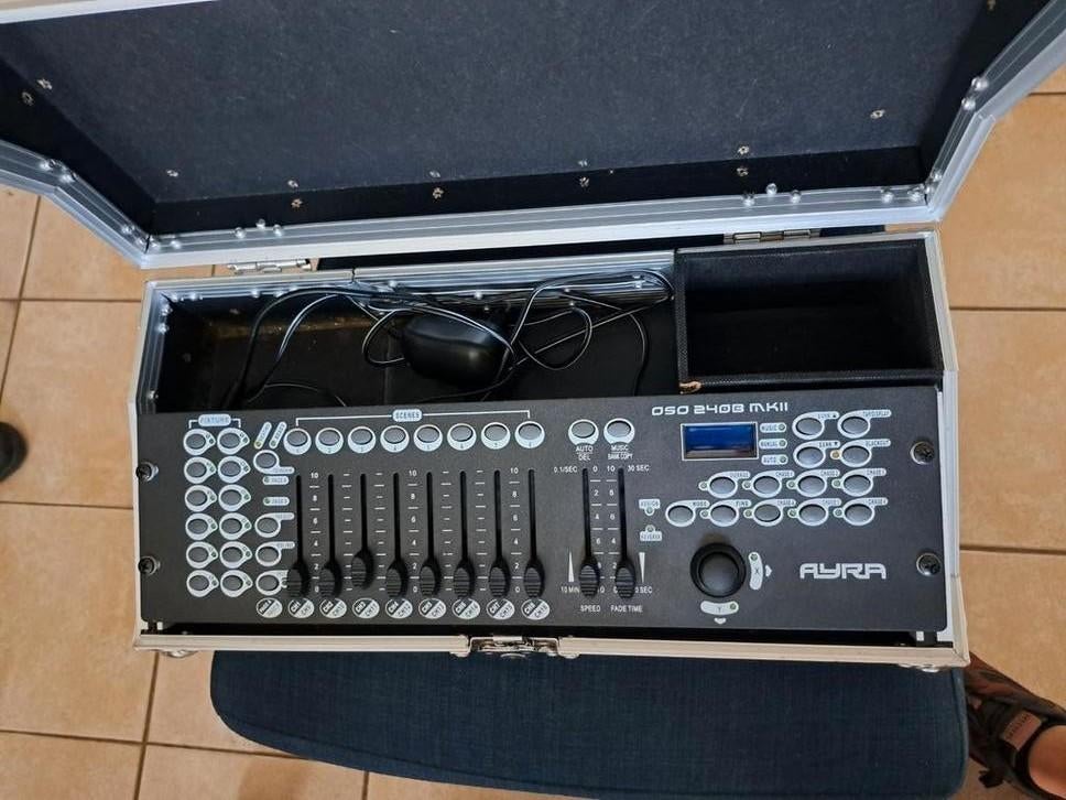 Groot lot van verlichting, trussen + paneel., Ophalen