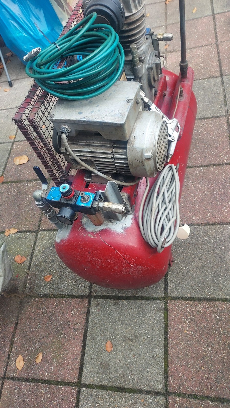 Goedw. eigenbouw compressor.Compl. met luchtslang en pistool, Doe-het-zelf en Bouw, Compressors, Ophalen