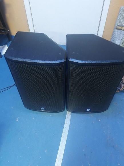 2 X Turbosound Siena TSP152-AN, Enlèvement, Comme neuf, Audio