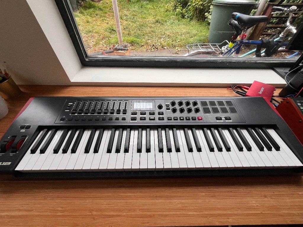 Novation impulse 61 midi-controller, Muziek en Instrumenten, Ophalen of Verzenden, Zo goed als nieuw