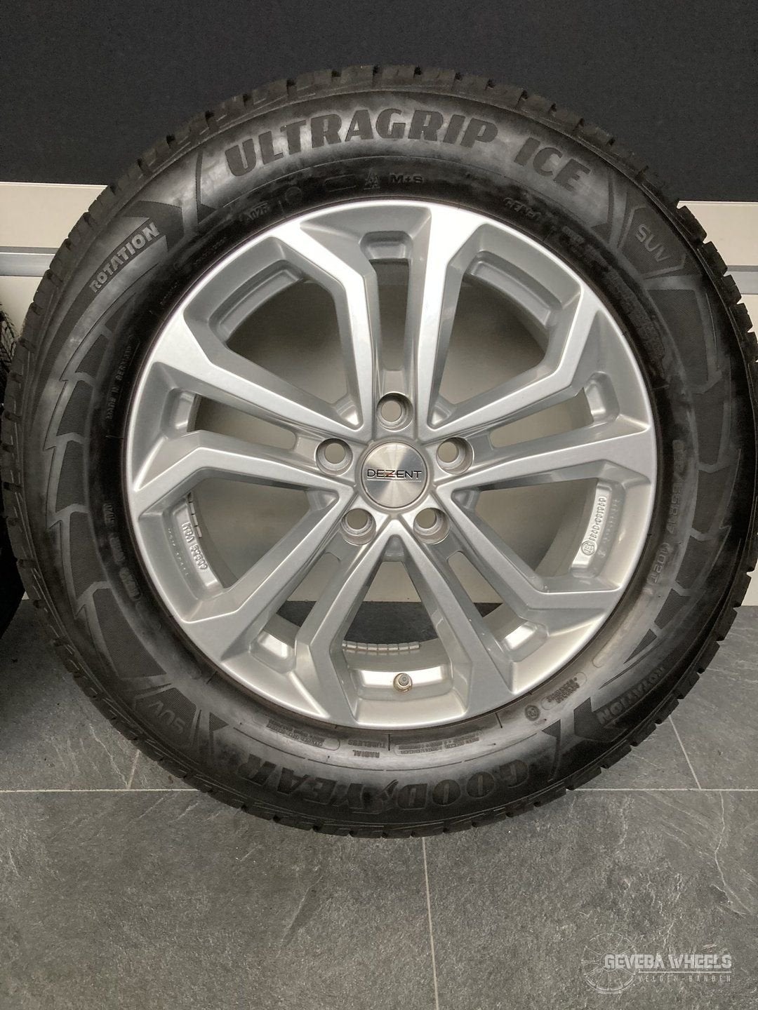 17” Toyota Rav4 (vanaf 2019) velgen + winterbanden 5x114.3, Pneus et Jantes, Pneus hiver, Véhicule de tourisme, -