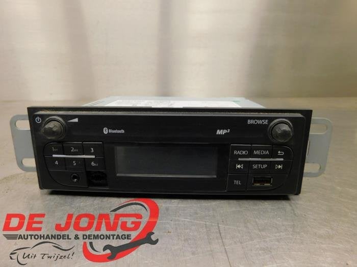 Radio van een Renault Trafic, Gebruikt, -, Renault, -