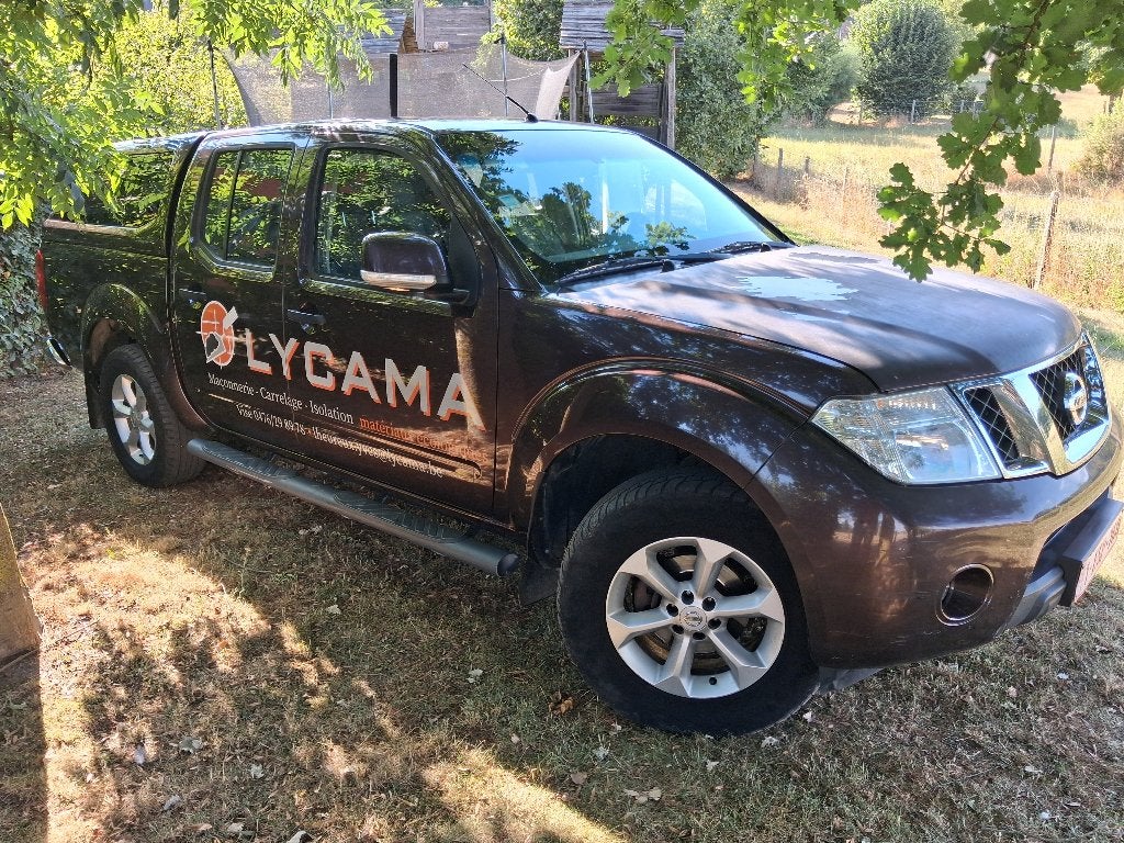Nissan Navara 2014    241500km, Sound system, 4 cilinders, Bruin, 3000 kg