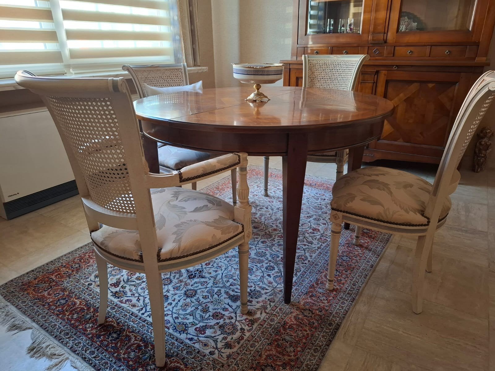 Vitrine de table et de chaises anciennes, Antiquités & Art, Enlèvement