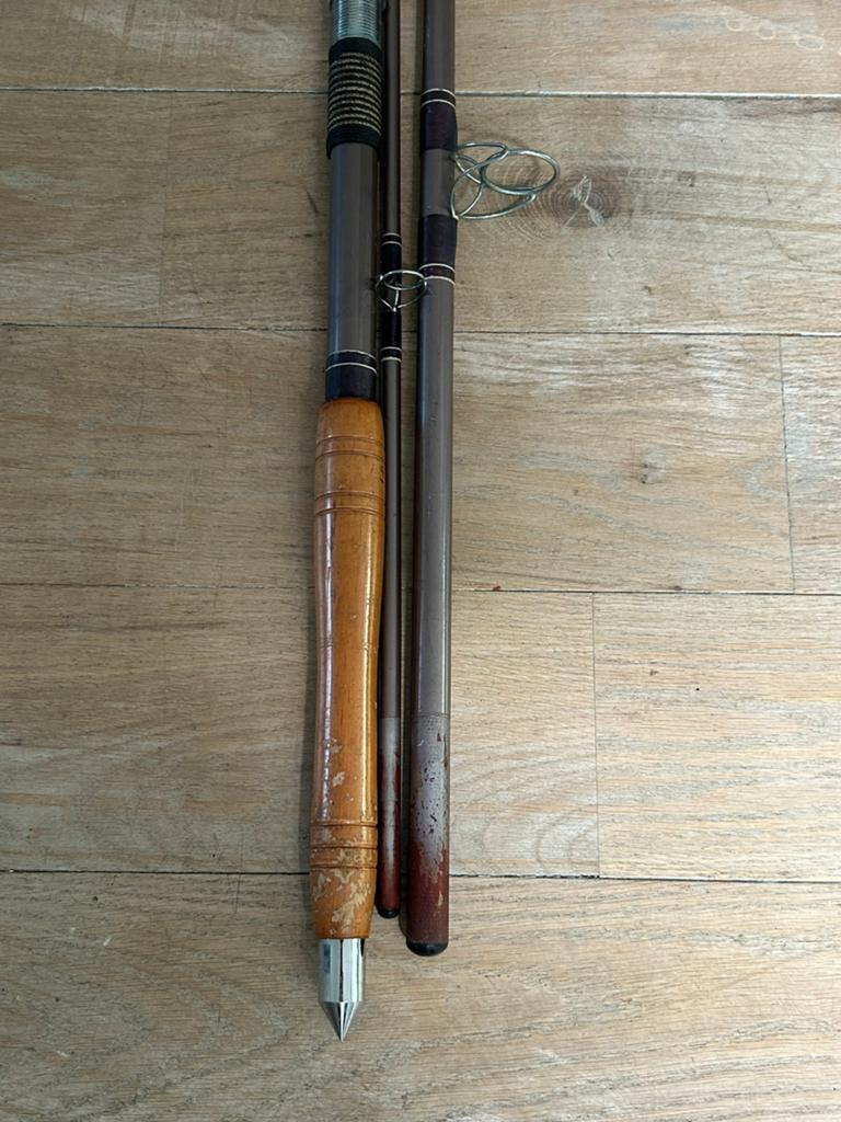 Te koop oude zeehengel merk daiwa 400 cm voor verzamelaarl, Watersport en Boten, Hengelsport | Zeevissen, Ophalen, Zo goed als nieuw