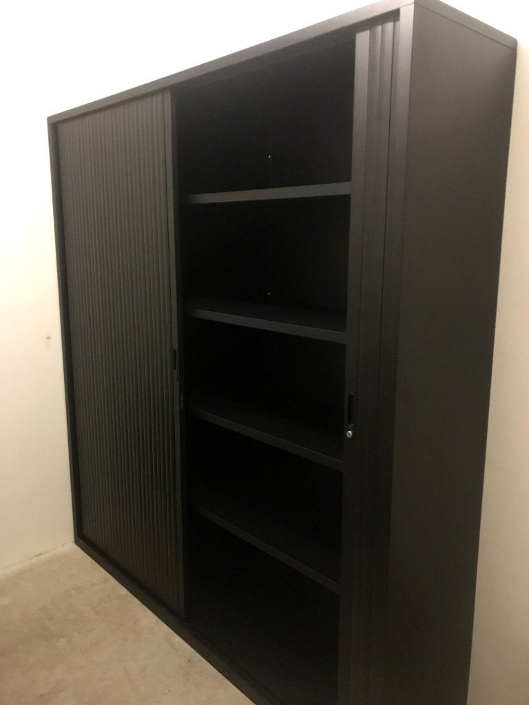 Afsluitbare roldeurkast (195x180x45), Ophalen, 150 tot 200 cm, Zo goed als nieuw, Metaal