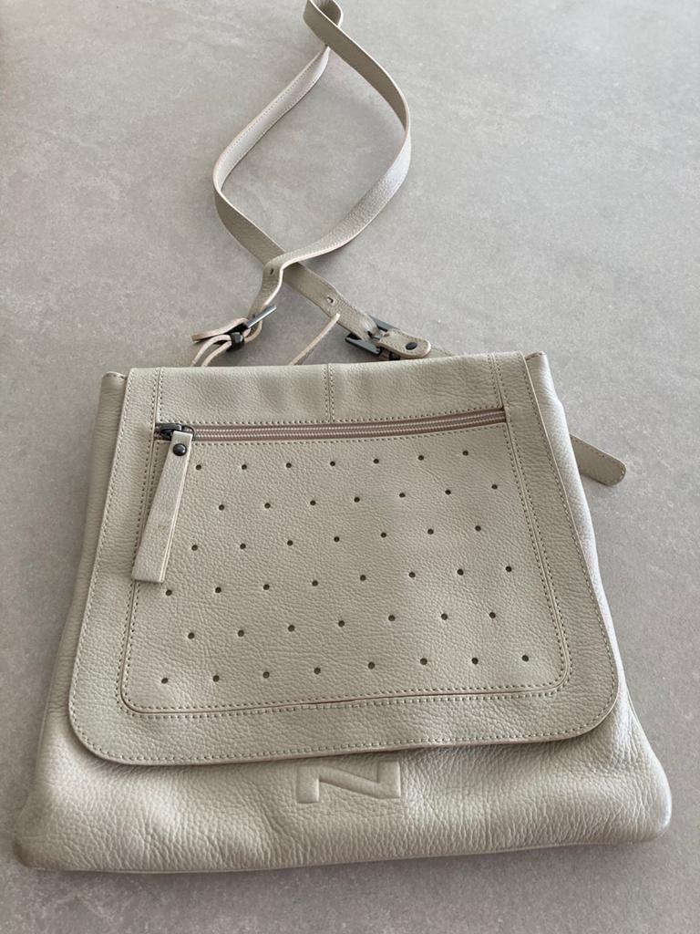 Schoudertas van Nathan, Handtassen en Accessoires, Tassen | Schoudertassen, Ophalen of Verzenden, Zo goed als nieuw, Beige