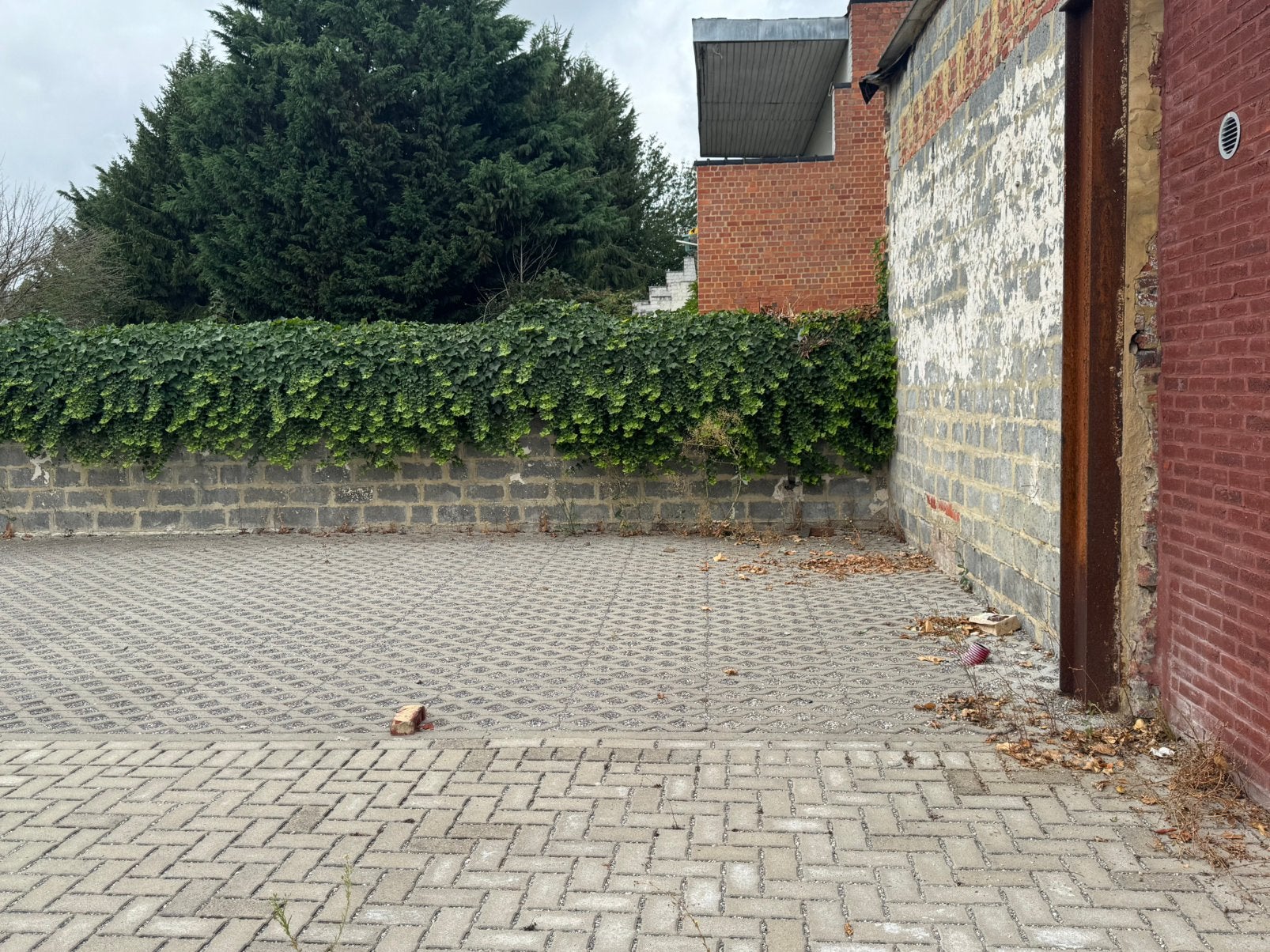 Emplacement parking sécurisé Trazegnies 60€/mois