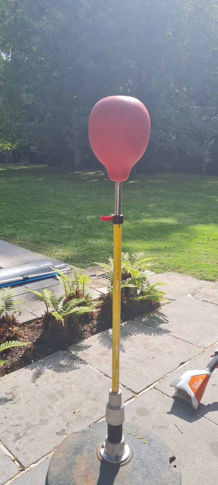 Punching ball Salter Senior (socle lourd en fonte), Sports & Fitness, Enlèvement, Utilisé, Punching-ball