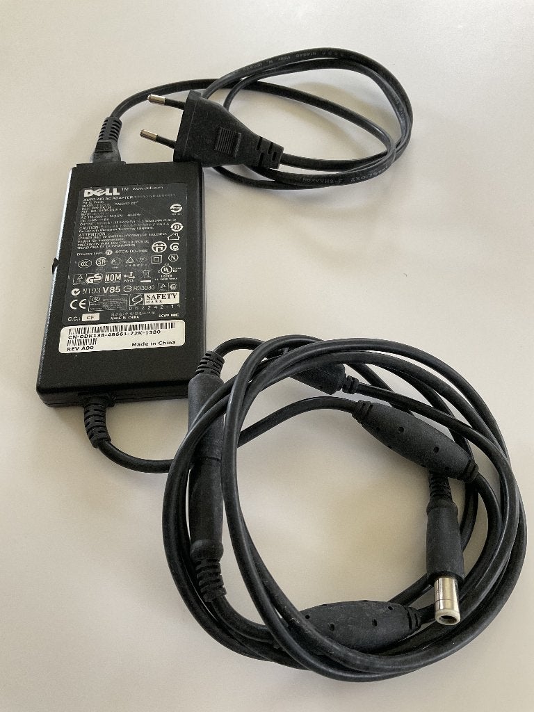 Dell Auto-Air AC adapter, Computers en Software, Laptop-opladers, Ophalen of Verzenden, Zo goed als nieuw