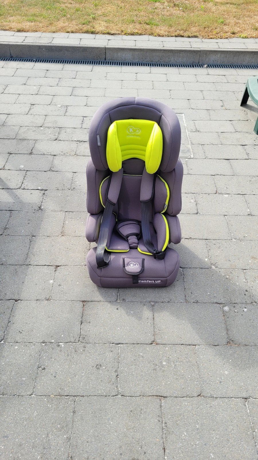 kinderautostoel merk kinderkraft grijs met groen, Kinderen en Baby's, Autostoeltjes, Ophalen