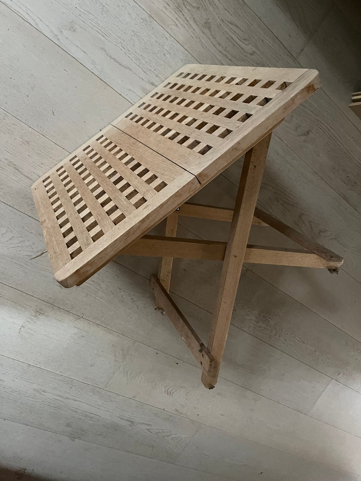 Plooi tafeltje, vol hout, Ophalen