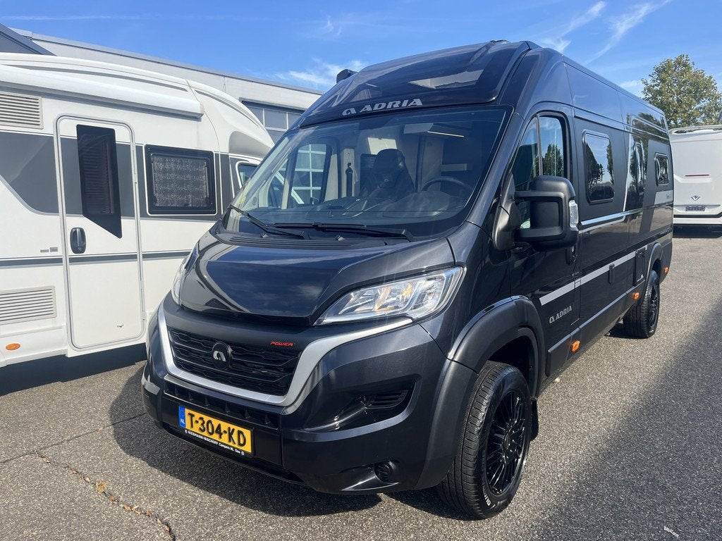 Adria TWIN 640SGX Supreme 180pk Automaat 18inch 4.0ton, Caravans en Kamperen, Mobilhomes, Automaat, Buscamper of Camperbus, 7 tot 8 meter