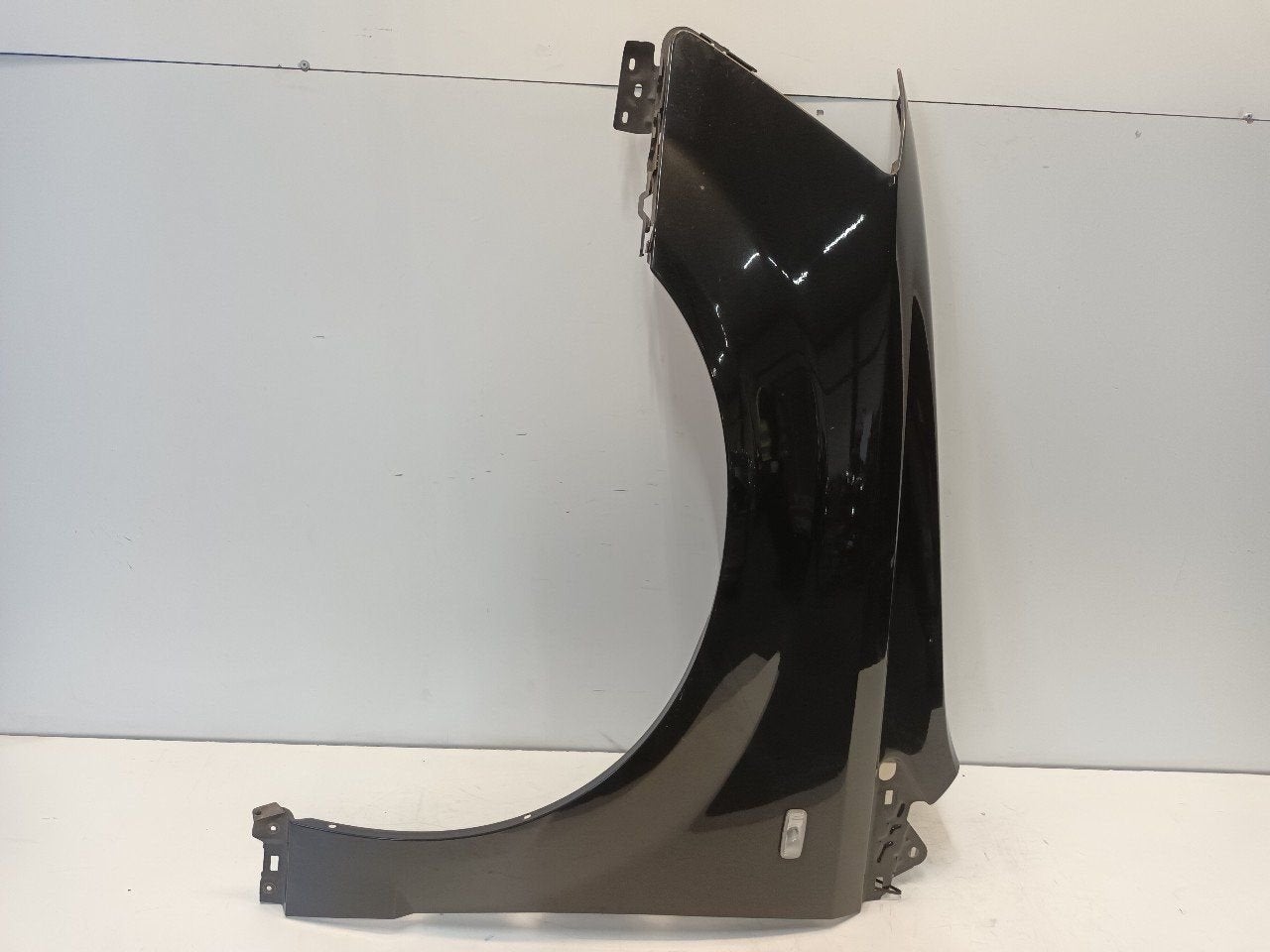 Spatbord links voor Lancia Voyager, Onderdelen@venauto.nl, Van der Ven Autorecycling B.V., Gebruikt, Ettenseweg 76, 4706 PB Roosendaal, The Netherlands
