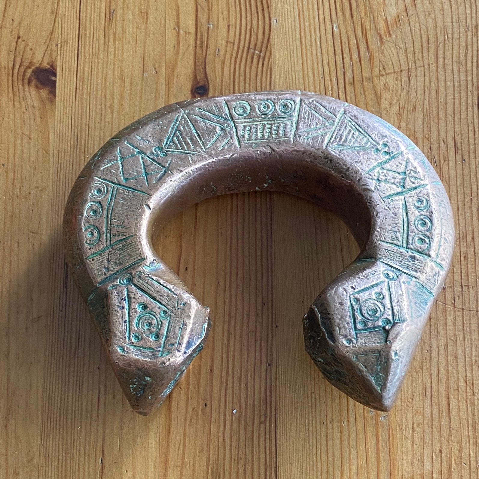 Bracelet Africain Niger Baoulé Dogon Cuivre, 2.319kg, Antiquités & Art, Art | Art non-occidental, Afrique, Enlèvement ou Envoi