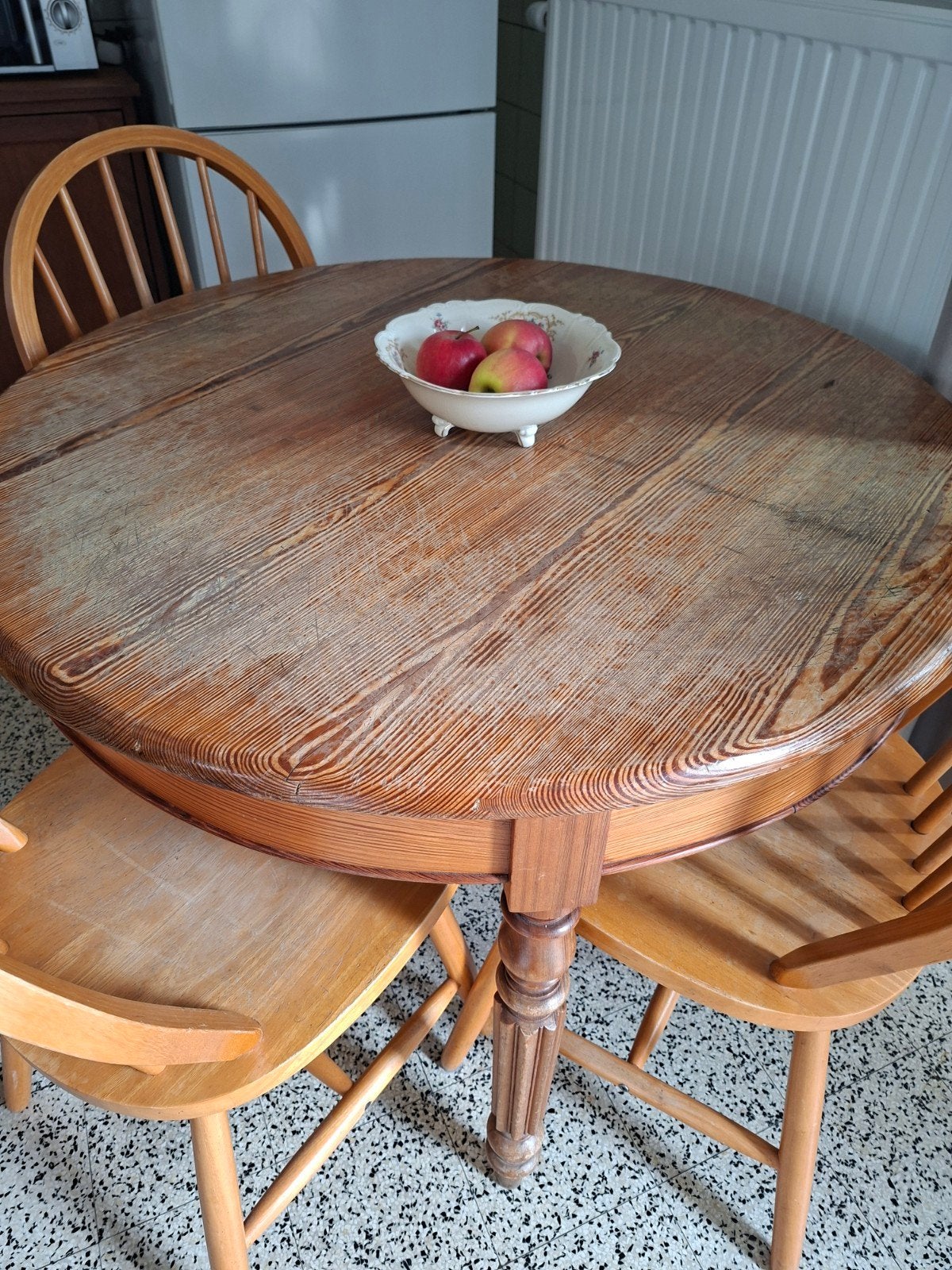 Table ronde à donner, Enlèvement