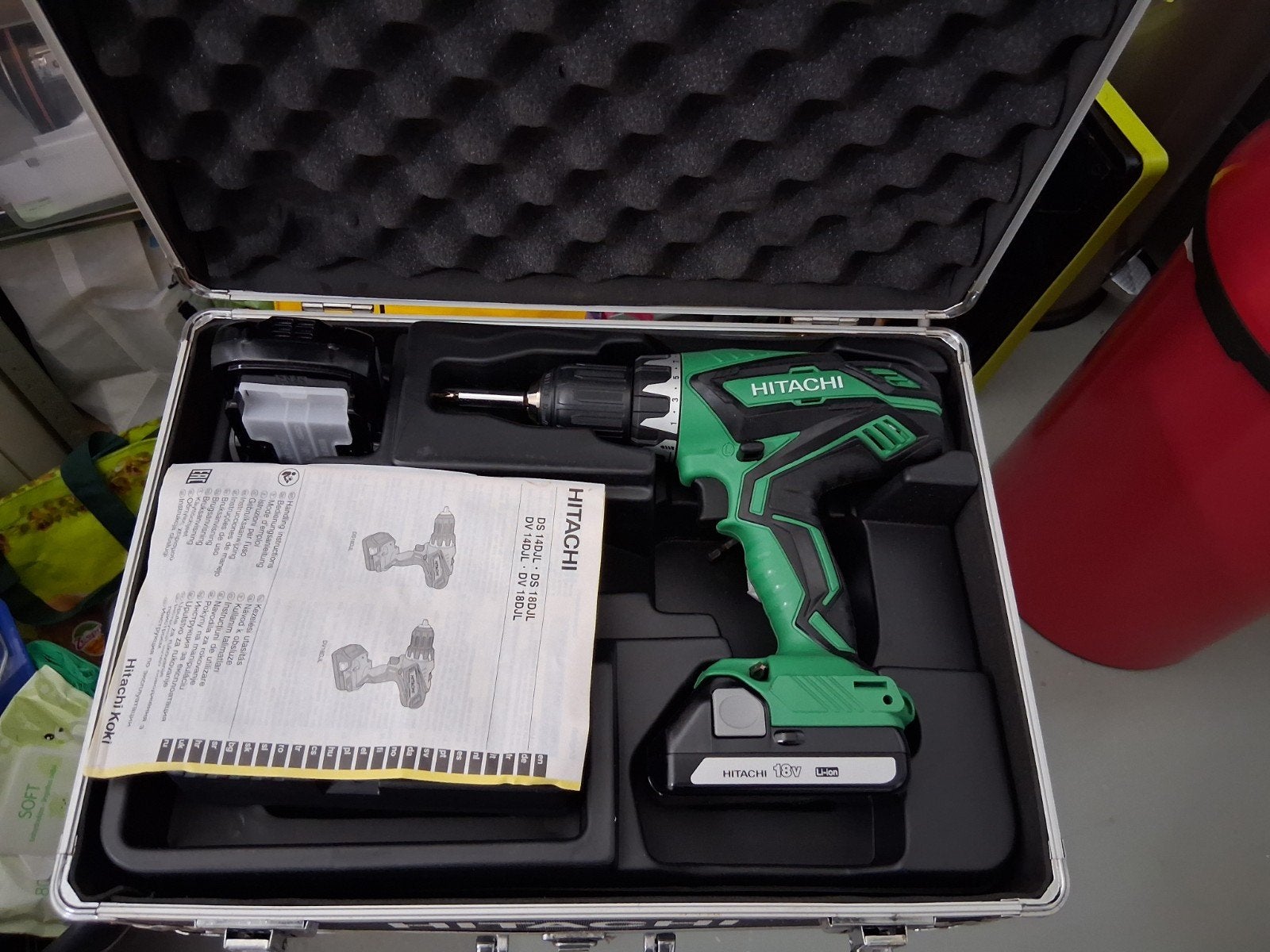 Nieuw: Hitachi DS 18DJL 18V Accuboor + 100-delige Bit-/Bore, Ophalen, Nieuw, Boor- en Schroefmachine, Variabele snelheid