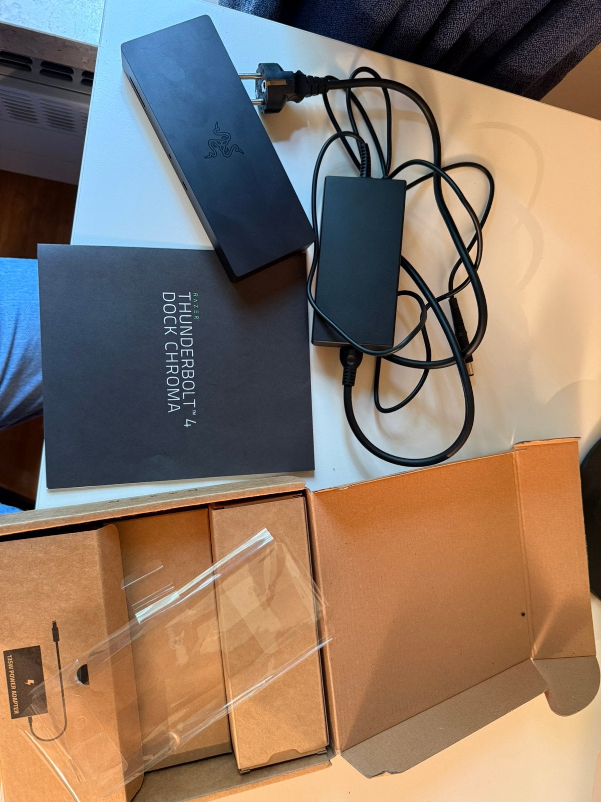 Razer thunderbolt 4 dock chroma, Ophalen, Zo goed als nieuw, Docking station