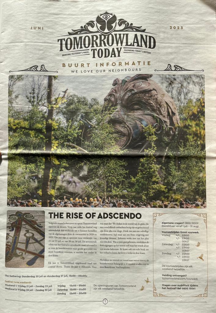 Buurtkrantje Tomorrowland 2023 - The rise of Adscendo, Verzamelen, Ophalen of Verzenden, Zo goed als nieuw