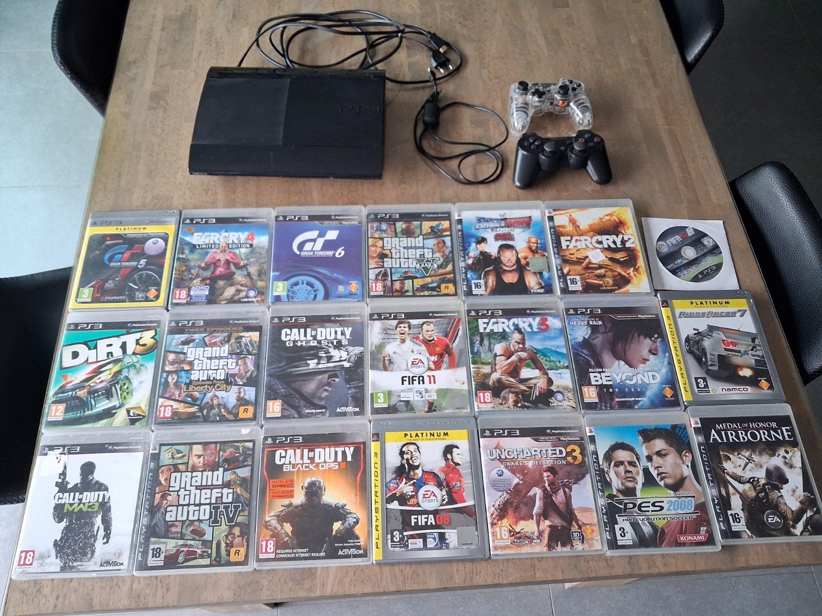 Playstation 3 + 2 draadloze controllers + 21 games, Games en Spelcomputers, Spelcomputers | Sony PlayStation 3, Met 2 controllers